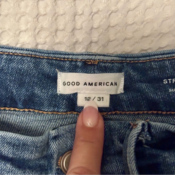 Good American Good Boy Straight Cropped Jeans - Picture 6 of 12